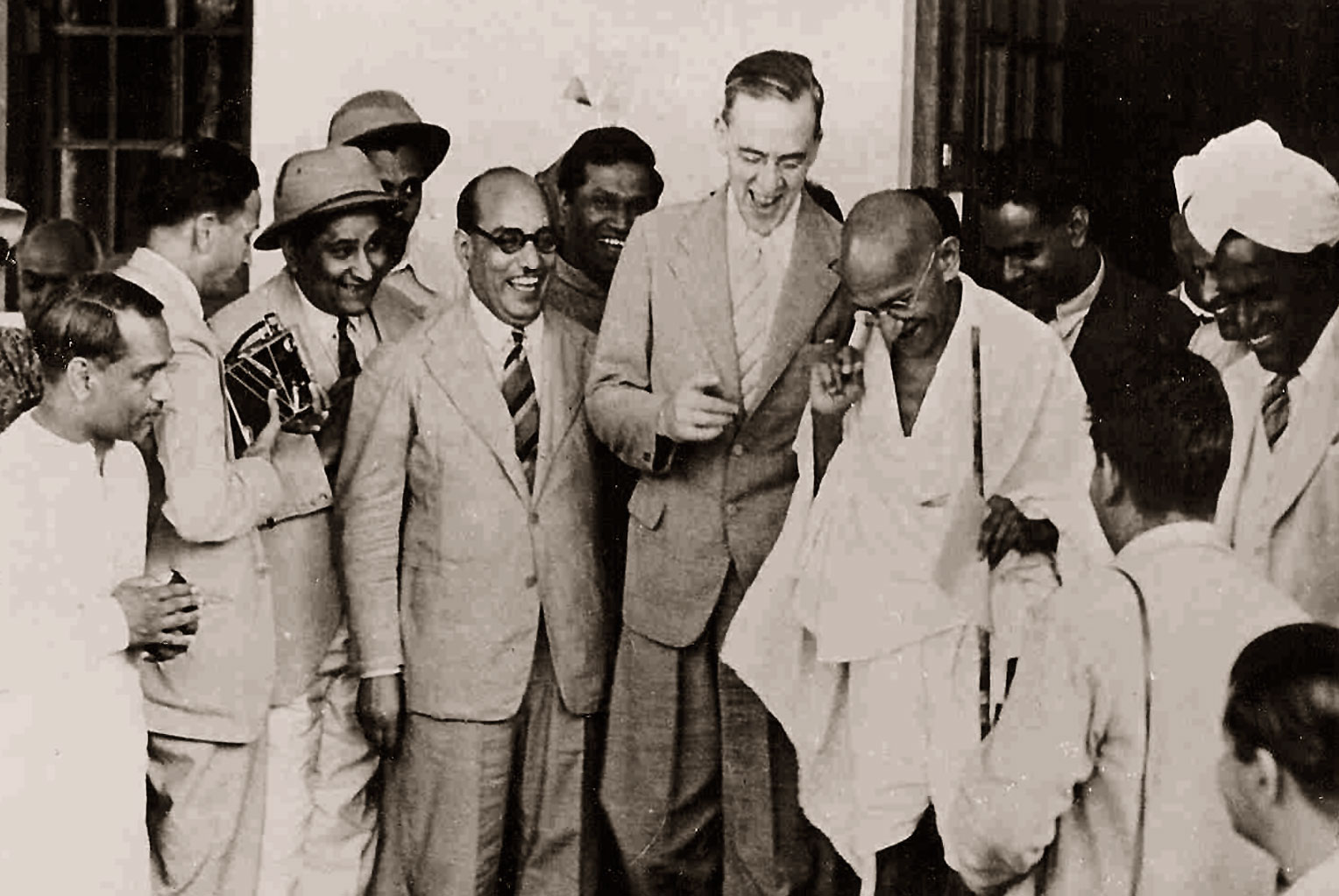 Sir Stafford Cripps and Mahatma Gandhi, 1942