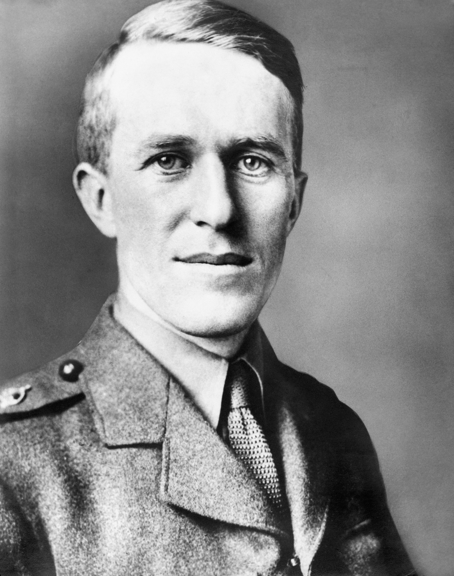 Public Domain Image: A vintage photo of British army officer T.E. Lawrence in 1918.